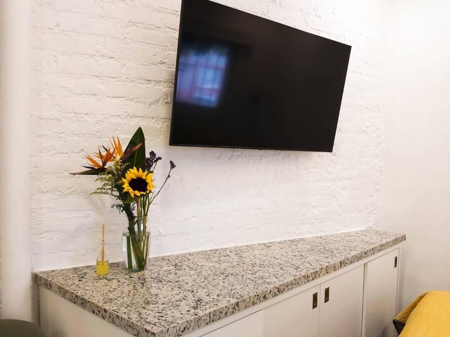 Studio Pulpito In The Charming Heart Of Downtown Pv 푸에르토 발라타 외부 사진
